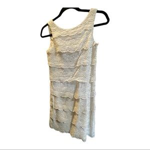 White lace sleeveless dress